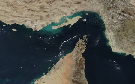 Selat Hormuz Kembali Memanas, Kapal Tanker Terkena Proyektil Tak Dikenal di Perairan Oman