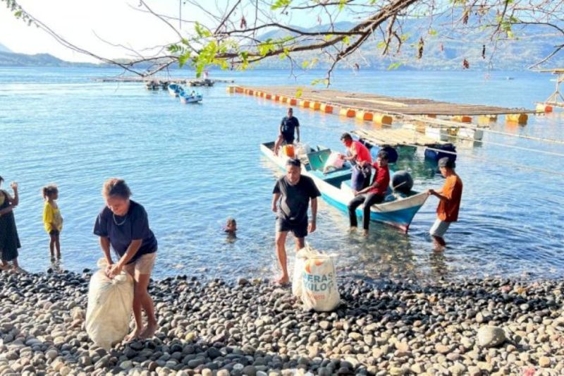 Polres Alor Gagalkan Penyelundupan 1.085 Liter Sopi Ilegal dari Maluku, Dua Pemilik Barang Diamankan