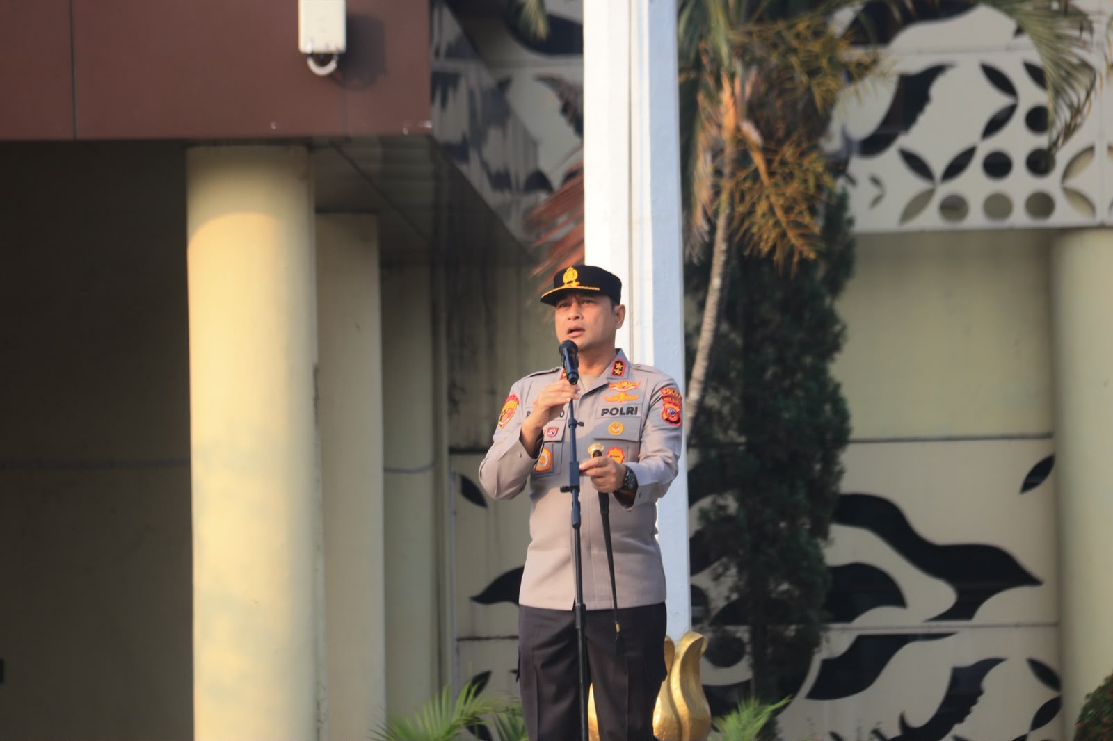 Dansat Brimob Polda Jabar Ikuti Apel Gabungan di Gedebage, Kapolda Cek Kesiapan Personel Secara Langsung
