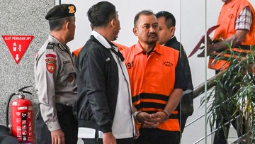 KPK Sita Emas dan Valas dari Rumah Dinas Bupati Pemalang, Total Masih Dihitung