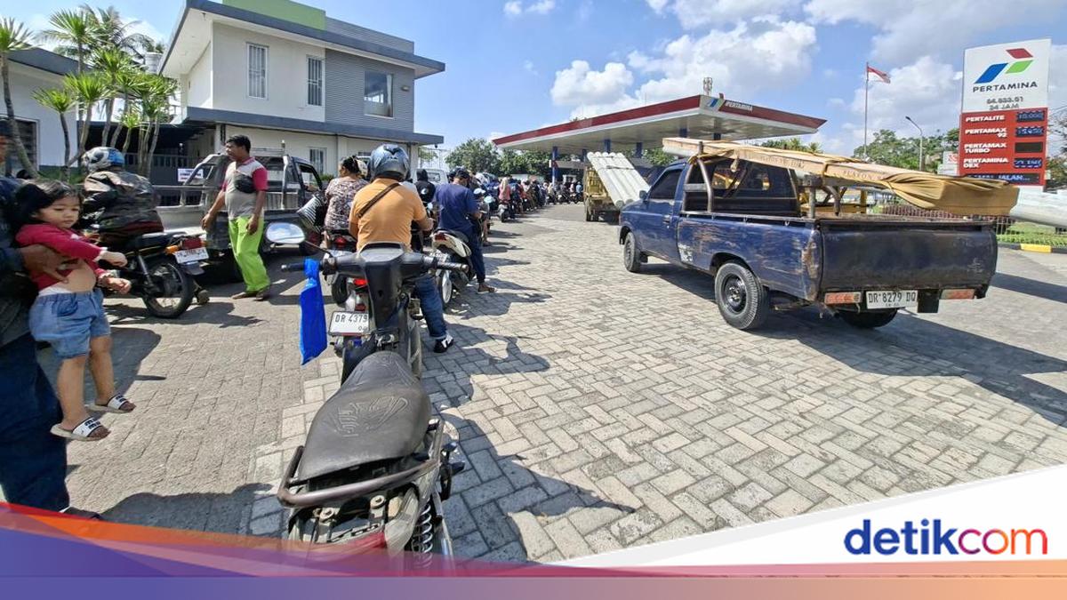 Antrean Pertalite di SPBU Lombok Barat Mengular hingga 1 Jam, Pekerja Harian Terdampak