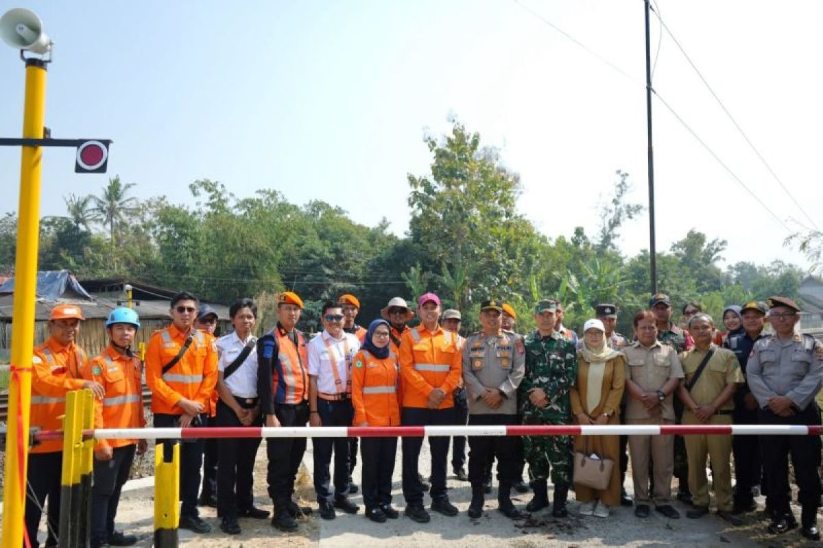 KAI Daop 6 Yogyakarta Resmikan JPL 707 Sentolo–Rewulu, Perlintasan Sebidang di Bantul Kini Berpalang Pintu