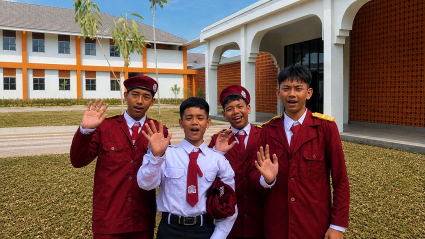 Brantas Abipraya Serahkan Sekolah Rakyat Cirebon, Fasilitas Asrama hingga Mini Soccer Siap Dipakai