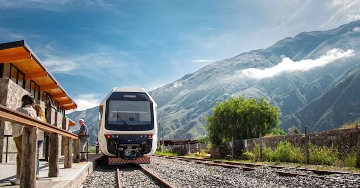 Kereta Surya Argentina Angkut 90.000 Penumpang Sepanjang Rute Warisan Dunia UNESCO