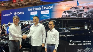 Toyota Alphard Hybrid Resmi Jadi Kendaraan Antar-Jemput Penumpang Garuda Indonesia