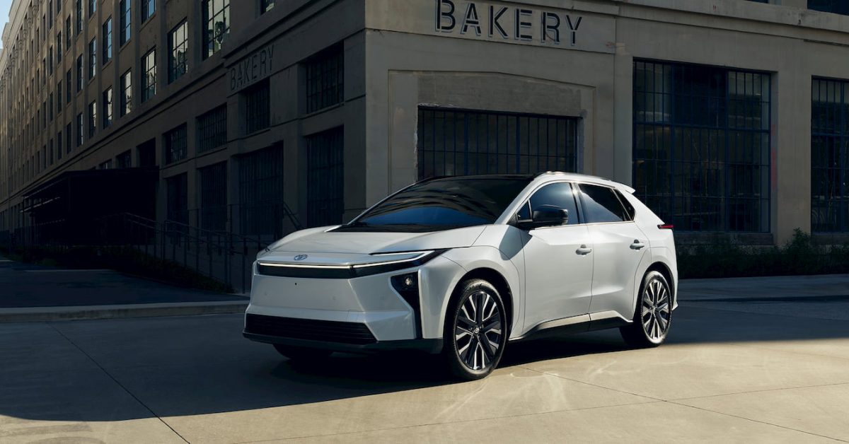 Toyota bZ 2027 Meluncur dengan Harga Mulai USD 34.980, Baterai Lebih Besar dan Port NACS Bawa Jangkauan 314 Mil