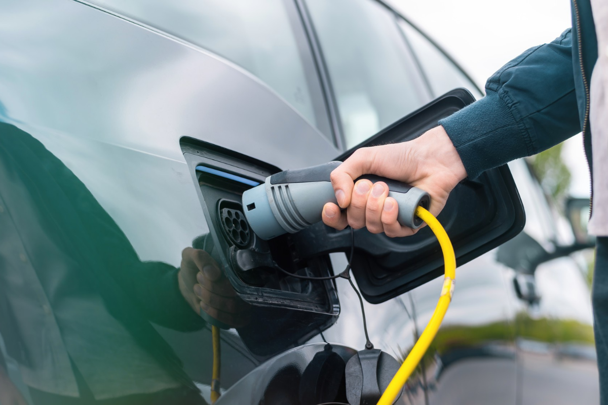 Bukan Sekadar Harga Murah, Ini Kunci Memilih Mobil Listrik Bekas yang Nilai Jualnya Tetap Tinggi