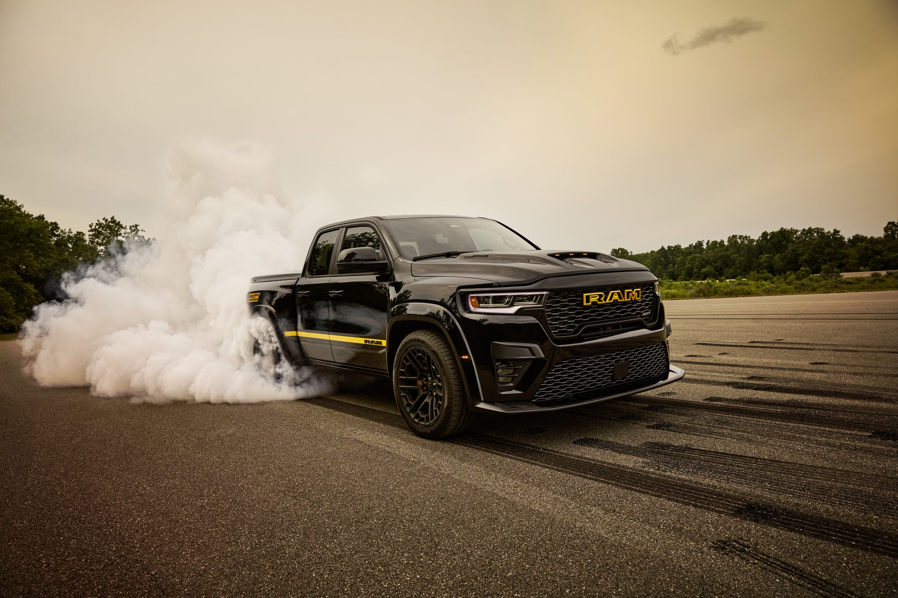 Ram Rumble Bee 2027 Resmi Dapat Supercharger Direct Connection: Hemi 5.7 Jadi 600 HP, Hellcat Tembus 900 HP