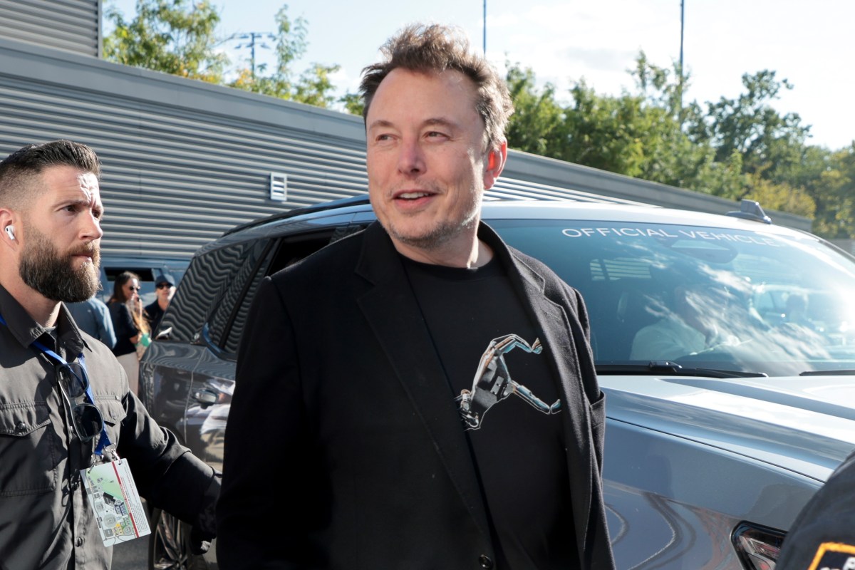 Analisis 7 Tahun Panggilan Laba Tesla: Musk Kini Habiskan 50% Waktu Bicara AI dan Robot, Bukan Mobil