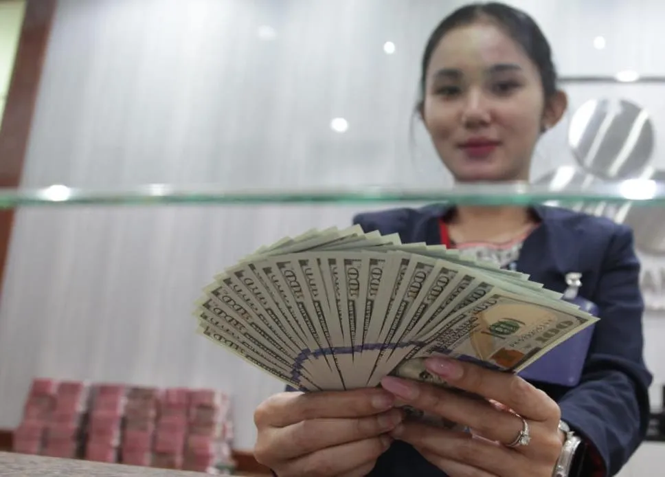 Rupiah Tembus Rp17.974 per Dolar AS, Penguatan Tertahan Menanti Data PDB Kuartal II