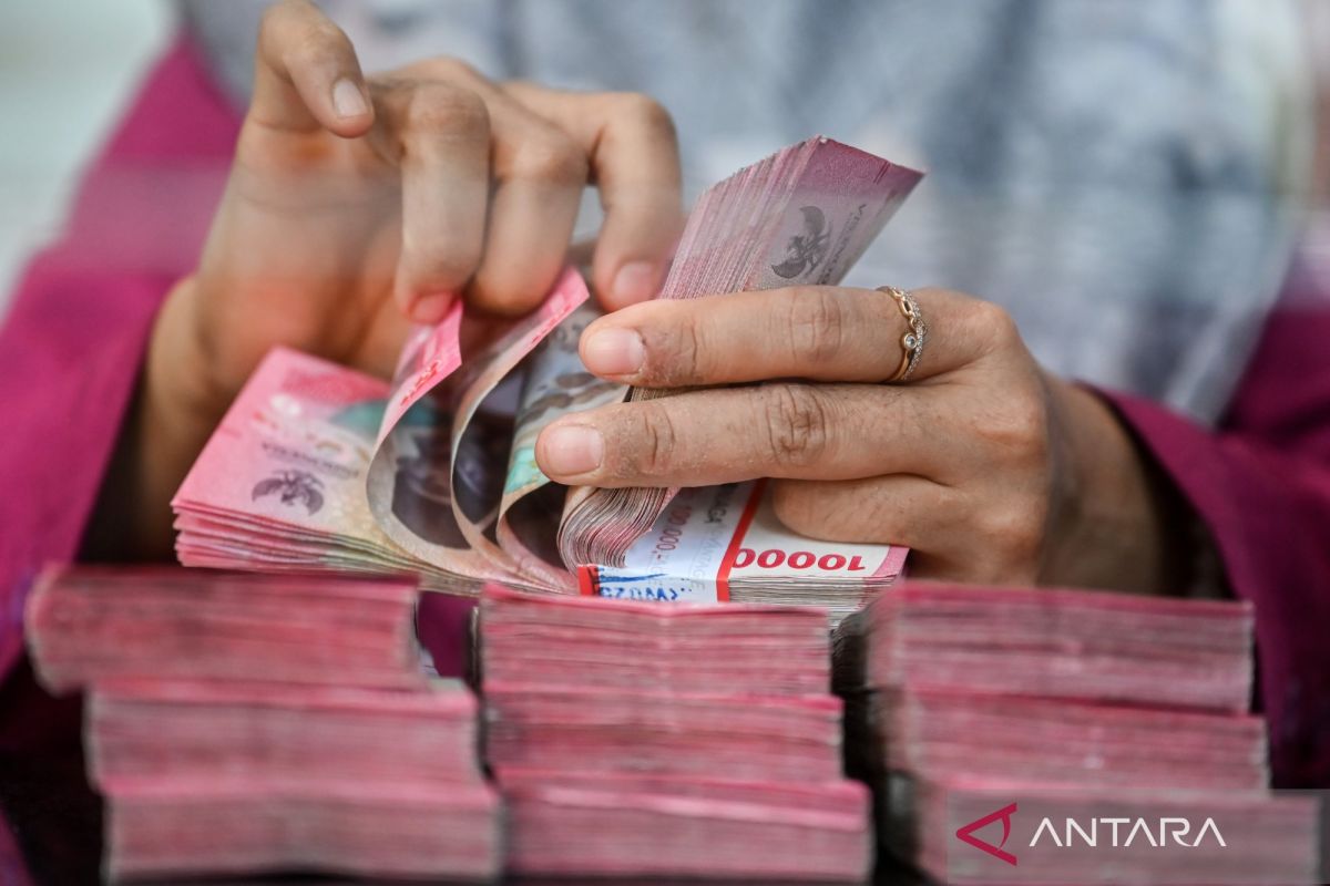 Rupiah Tembus Level 17.972 per Dolar AS, Terus Menguat di Sesi Perdagangan Rabu