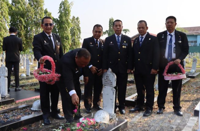 Kanwil Kemenkum Sumsel Ziarah ke TMP Siguntang Palembang Jelang Hari ke-81 Pengayoman, Kakanwil Tekankan Integritas Pelayanan Hukum