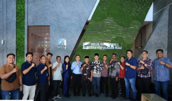 PLN Riau Tanggapi Keluhan Warga Bengkalis Soal Tiang Listrik dan Trafo Minim, Ini Janjinya