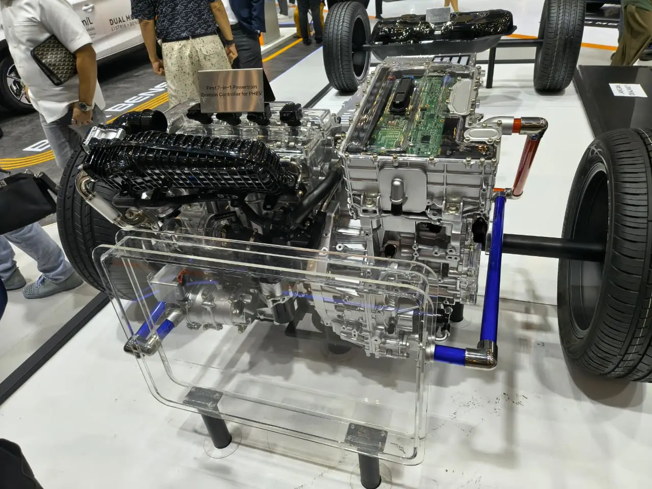 Review BYD M6 DM: Klaim Hemat 60% Bahan Bakar dan Biaya Servis, Ini Hitungan Detailnya