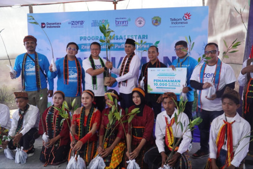 TelkomGroup Tanam 20.000 Bibit Mangrove di Pesisir Jawa hingga NTT, Perkuat Benteng Iklim dan Ekonomi Warga