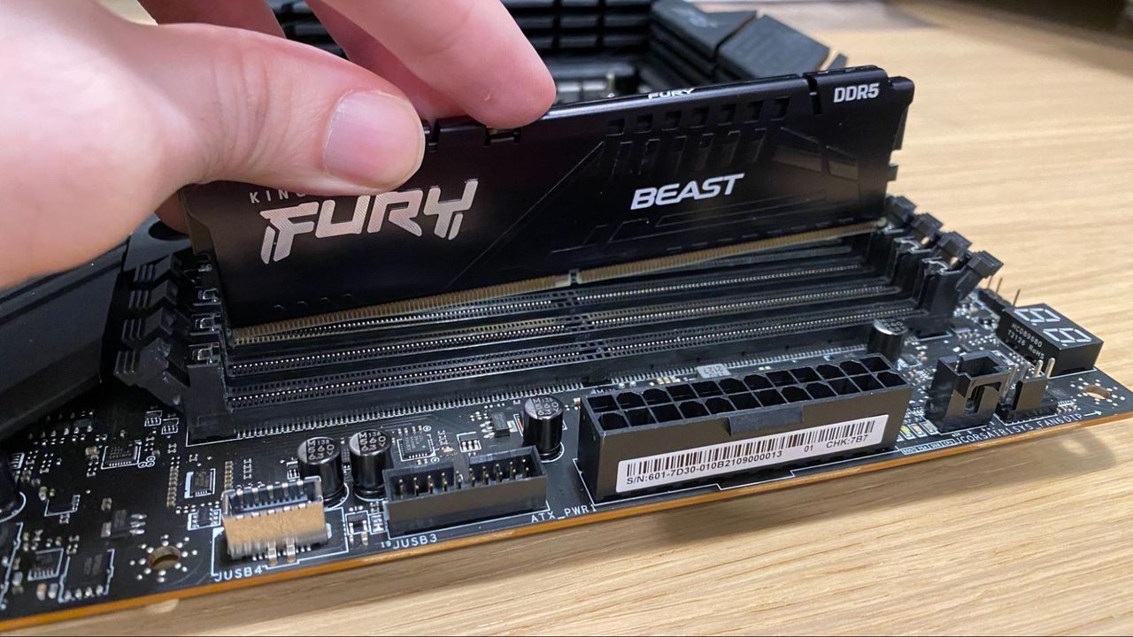 Microsoft Hapus Rekomendasi RAM 32GB dari Situs Resmi, Gamer Kena Dampak Kenaikan Harga Memori