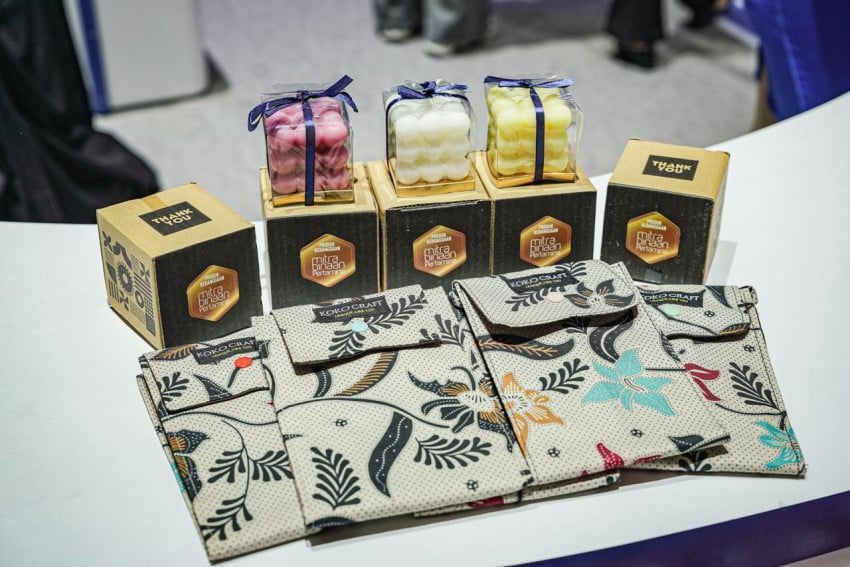 Pertamina Patra Niaga Bagi-bagi Suvenir UMKM Binaan di GIIAS 2026, Ada Lilin hingga Pouch Kolaborasi Anak Berkebutuhan Khusus