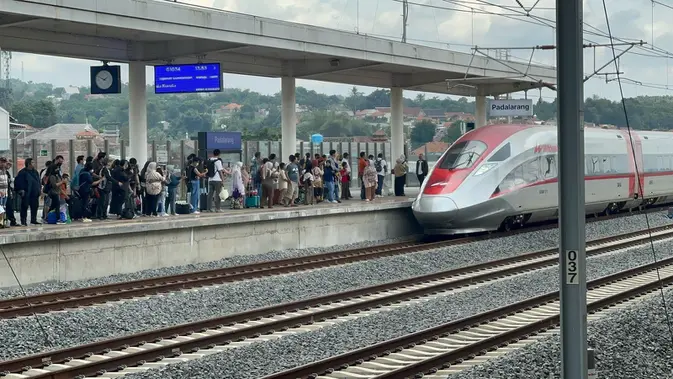 Restrukturisasi Kepemilikan KCIC Whoosh: Kemenkeu Kuasai 60% Saham, APBN Tak Terbebani Langsung