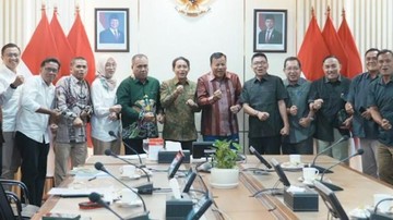 KPK Beberkan Tiga Pertemuan Menteri Kehutanan Raja Juli dengan Bupati Kuansing Suhardiman Amby