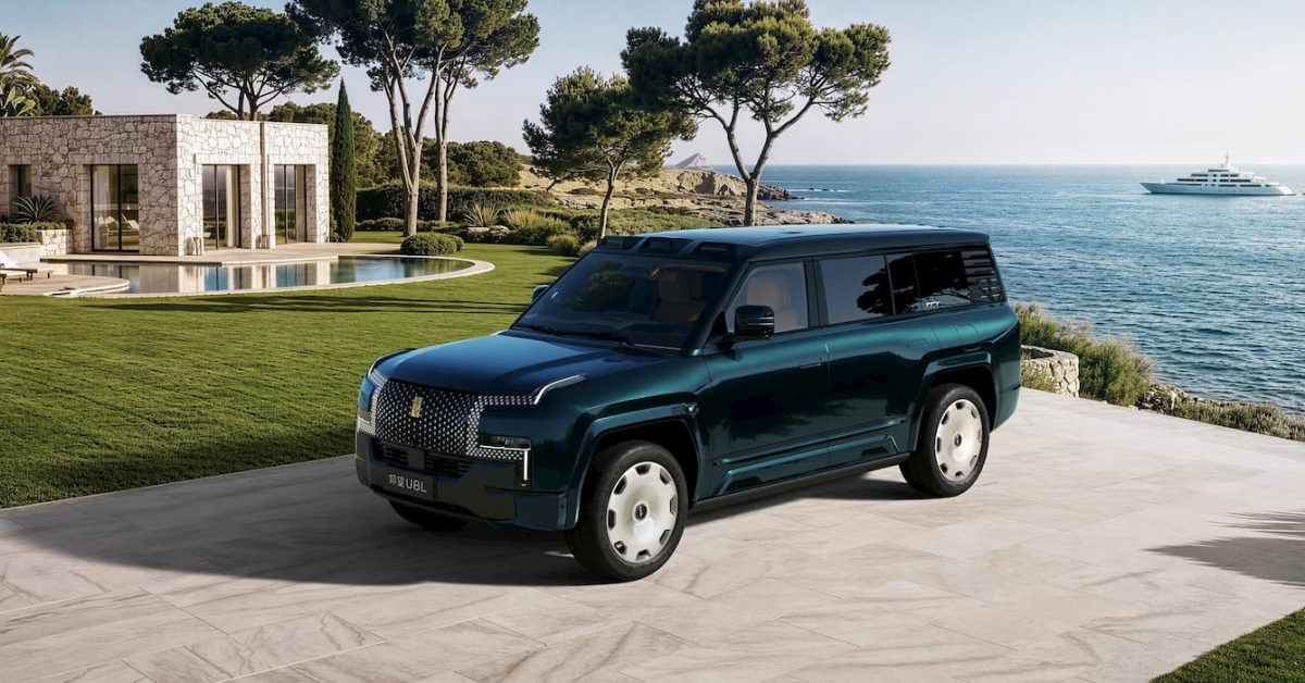 BYD Yangwang U8L 4-Seater Meluncur di China, Harga Rp 3,5 Miliar Lebih