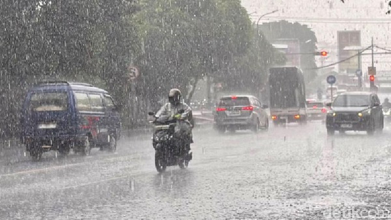 BMKG Prakirakan Hujan Ringan Guyur 5 Wilayah Aceh Jumat, Waspada Gelombang 2,5 Meter di Samudra Hindia
