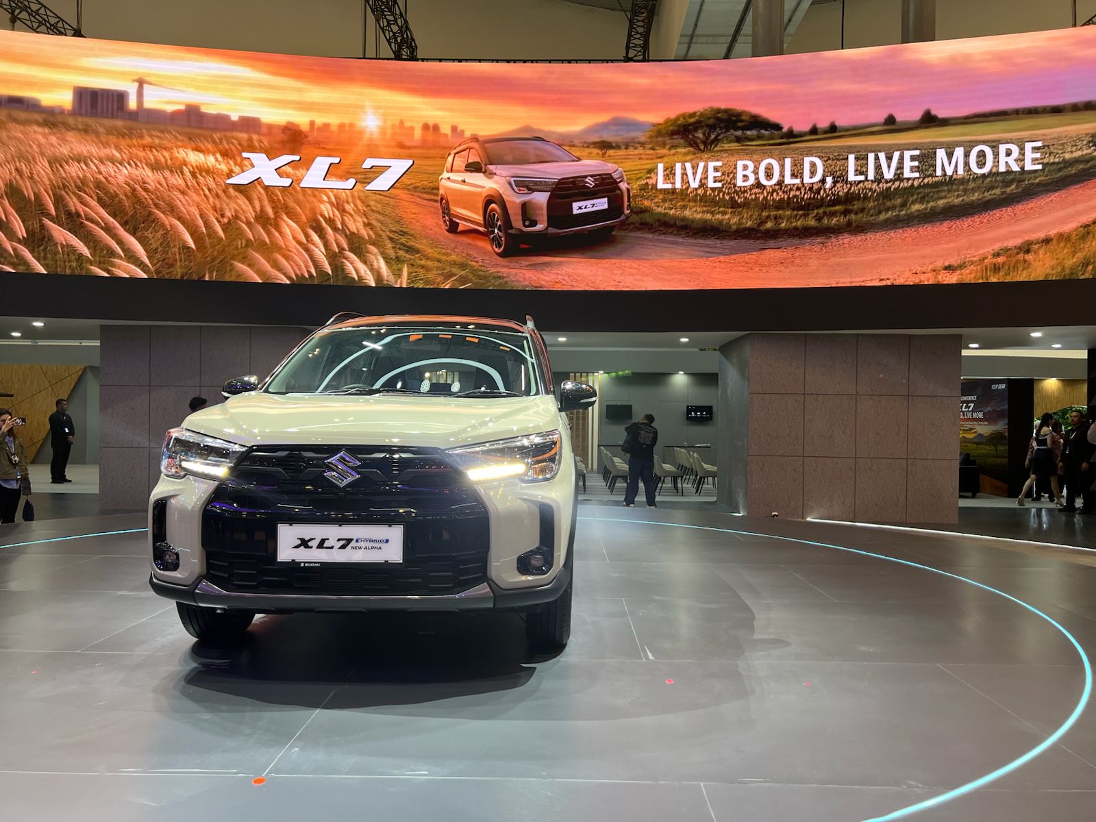 Test Drive Suzuki XL7 New Alpha Hybrid: Kabin Lebih Senyap, Fitur Keselamatan Makin Lengkap