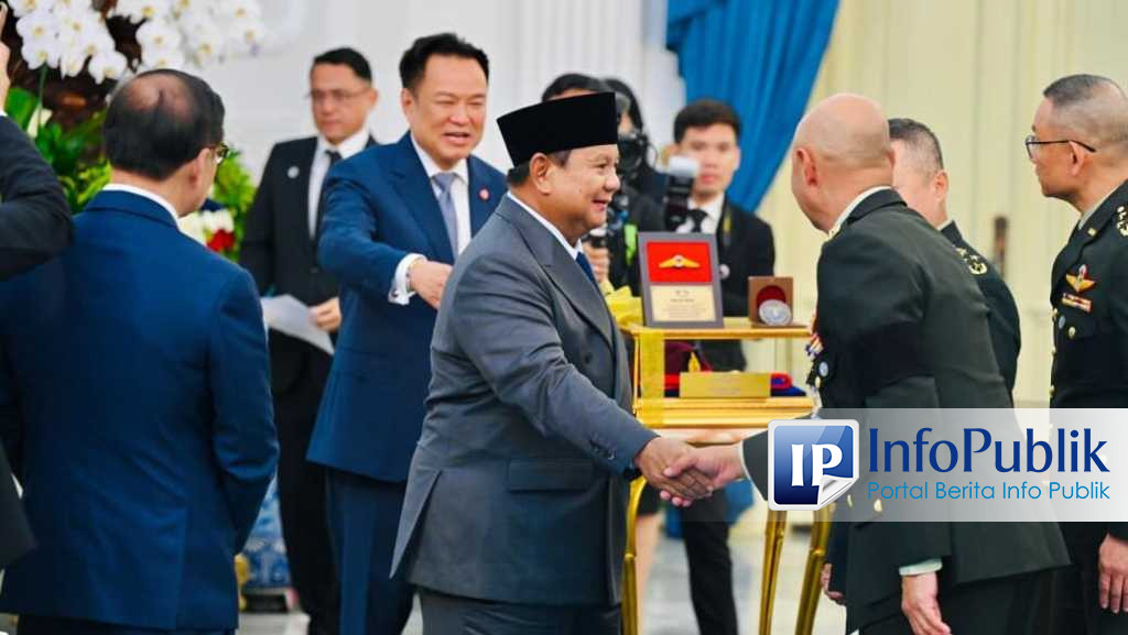 PM Thailand Anutin Serahkan Medali Militer Kerajaan Thailand kepada Presiden Prabowo di Istana Merdeka