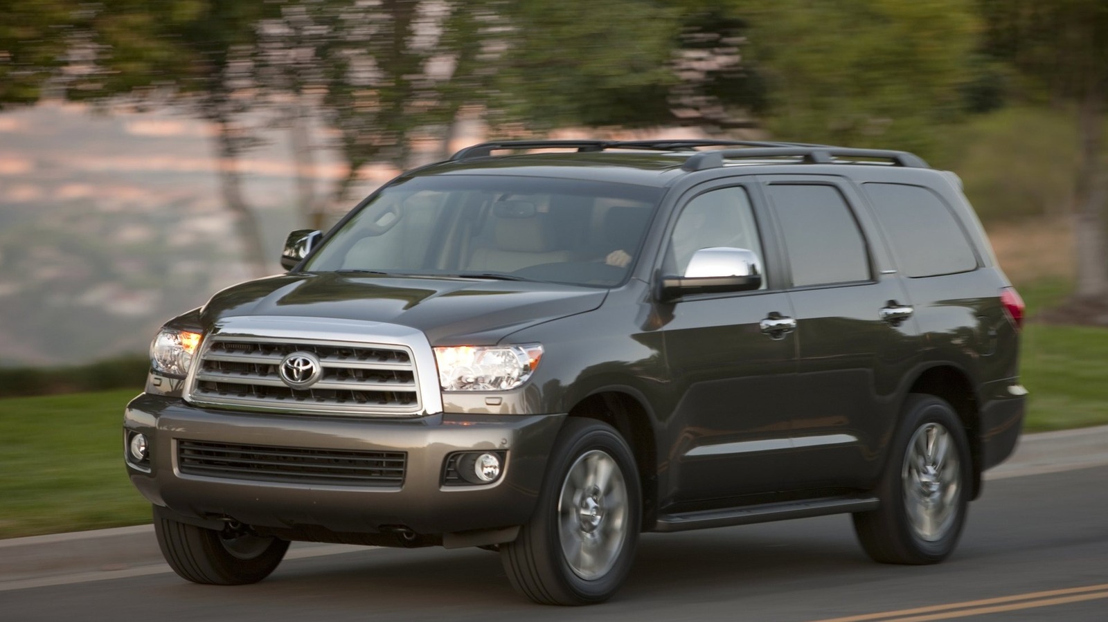 Toyota Sequoia Hilang Dicuri, Pemiliknya Ingin Ganti SUV Irit BBM, Pilihan Jatuh ke Hyundai Santa Fe Hybrid hingga Porsche Cayenne E-Hybrid