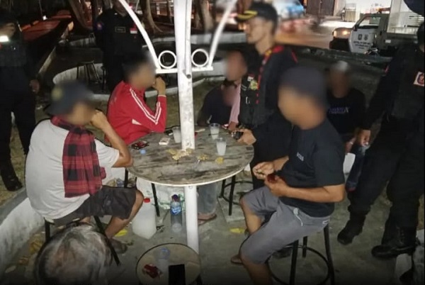 Satpol PPWH Banda Aceh Amankan 3 Pemuda Mabuk Tuak di Taman Terminal Keudah, Satu Jeriken Jadi Barang Bukti
