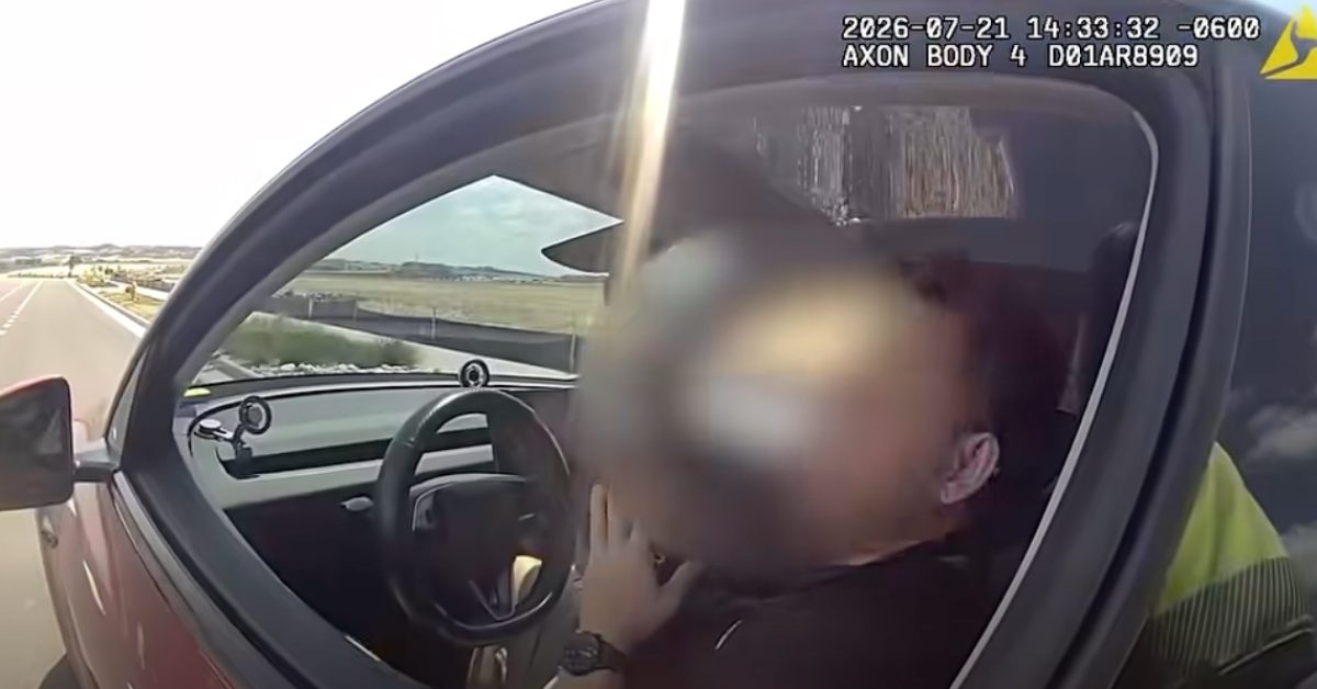 Polisi Tilang Tesla FSD yang Ngebut 64 mph di Zona 45 mph, Ini Celah yang Sengaja Dibuat Tesla