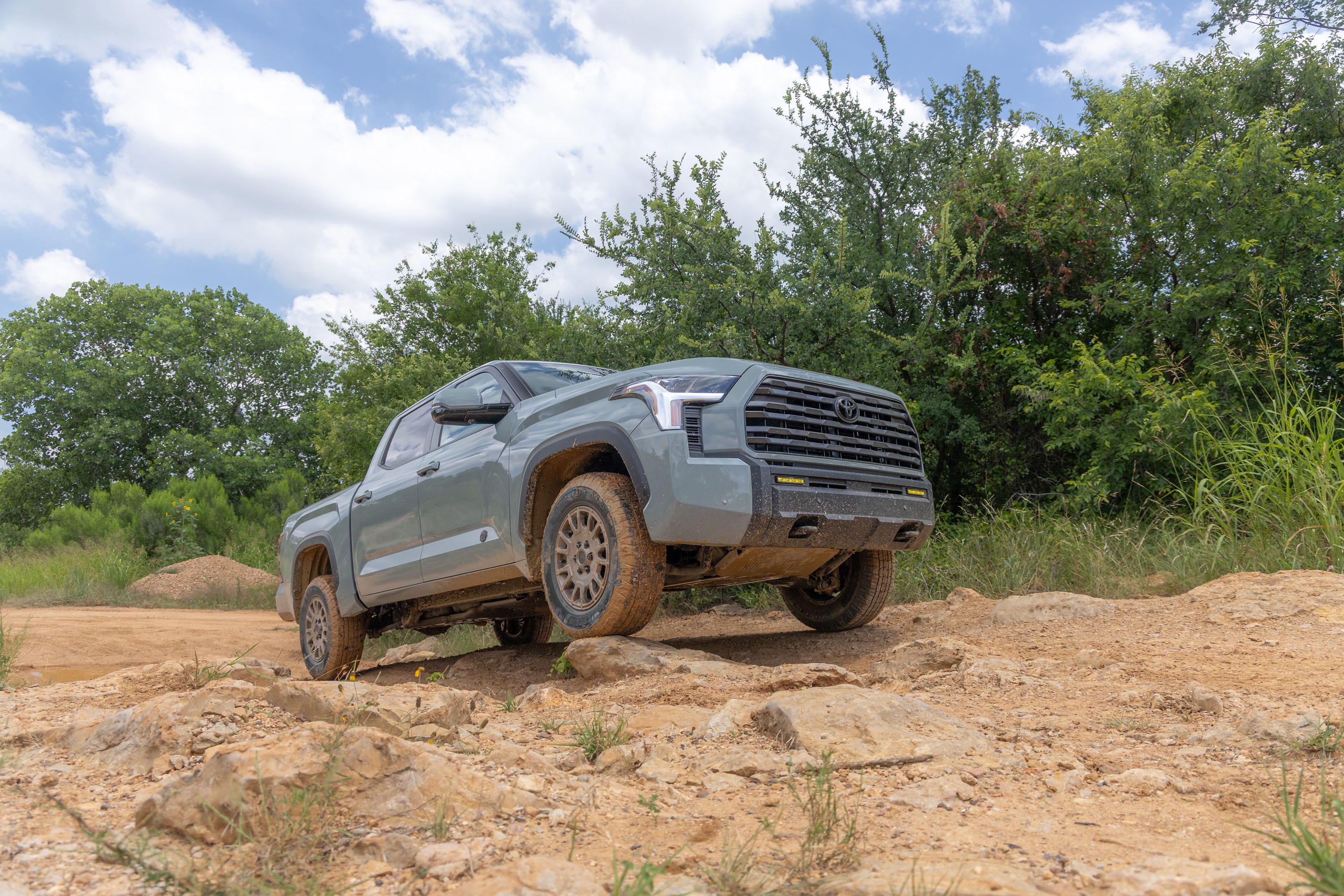 Foto Eksterior Toyota Tundra Trailhunter 2027 Dirilis, Tampang Pikap Off-Road Kian Garang