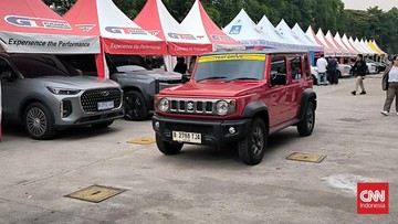 Suzuki Jimny 5-Door Punya Kamera Mundur dan Enam Airbag, Ini Andalan untuk Pengemudi Perempuan di Kota