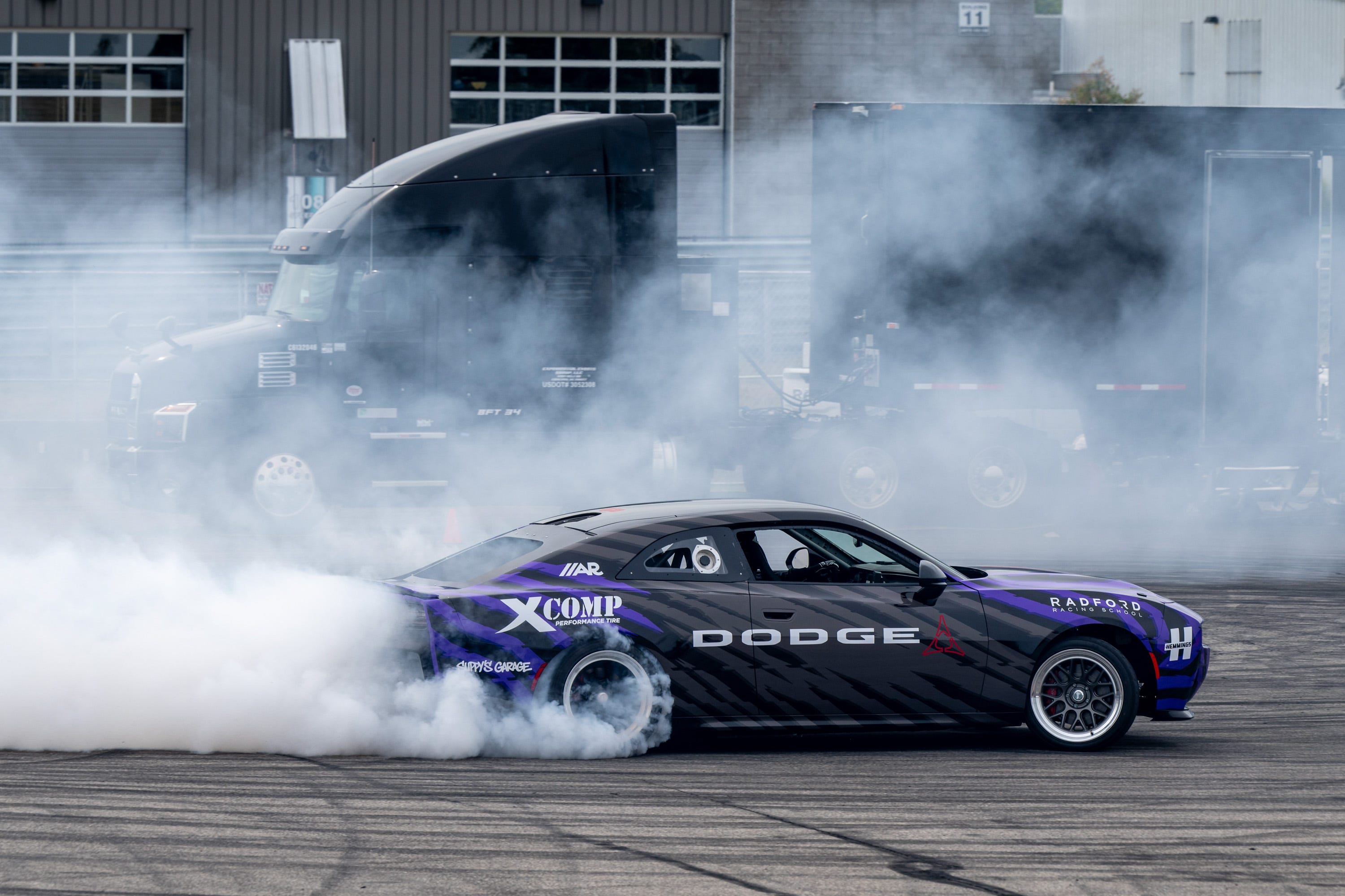 Review Dodge Charger Drift-Spec 750 HP: Dari Mobil Jalanan Jadi Mesin Drift 60 Hari