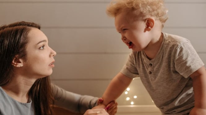 Gentle Parenting untuk Kesehatan Mental Anak: Cara Mengolah Emosi Orang Tua