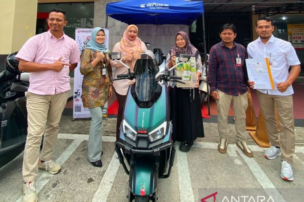 ASN P3K Kementerian Sosial di Bengkalis Bawa Pulang Sepeda Listrik Usai Ikut Program Bedelau BRK Syariah