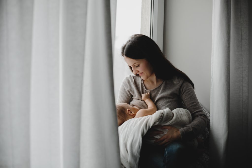 MPASI Hari Pertama Bayi 6 Bulan: Panduan Memberi ASI Setelah Makan