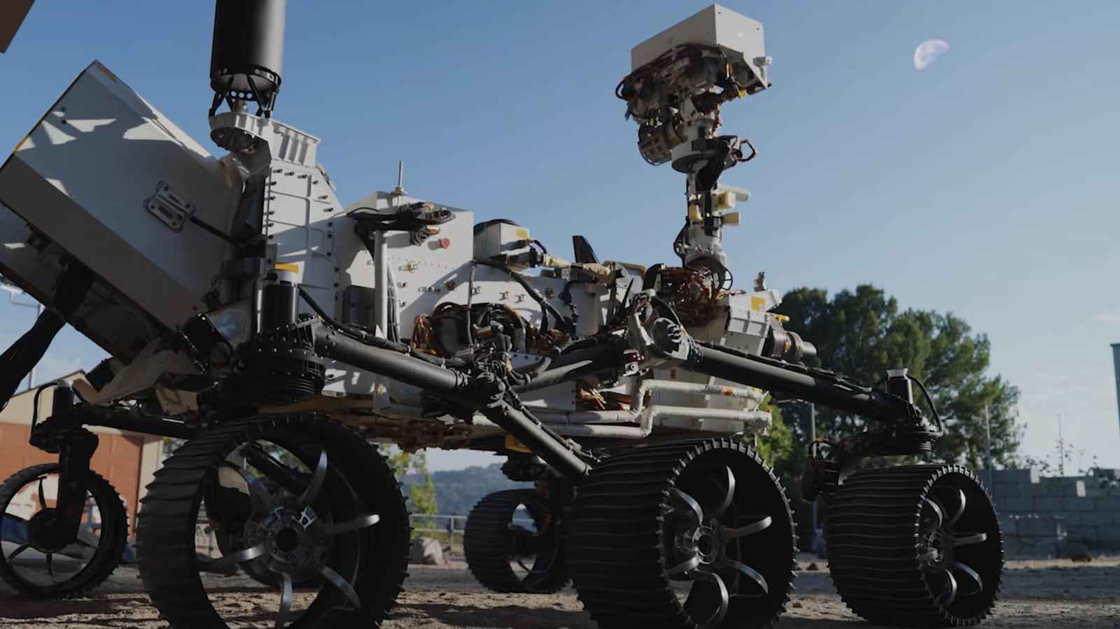 NASA Siap Kirim Rover Mars ke Bulan, Bisa Jelajahi Area Gelap Total dengan Tenaga Nuklir