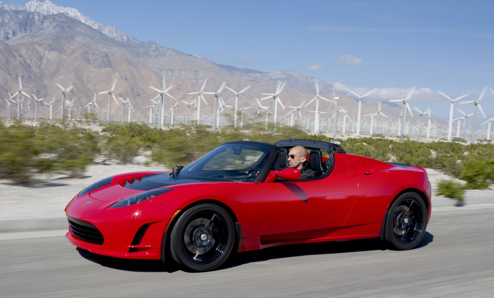 20 Tahun Lalu Saya Naik Tesla Roadster Pertama di Dunia: Momen yang Mengubah Cara Saya Melihat Mobil Listrik