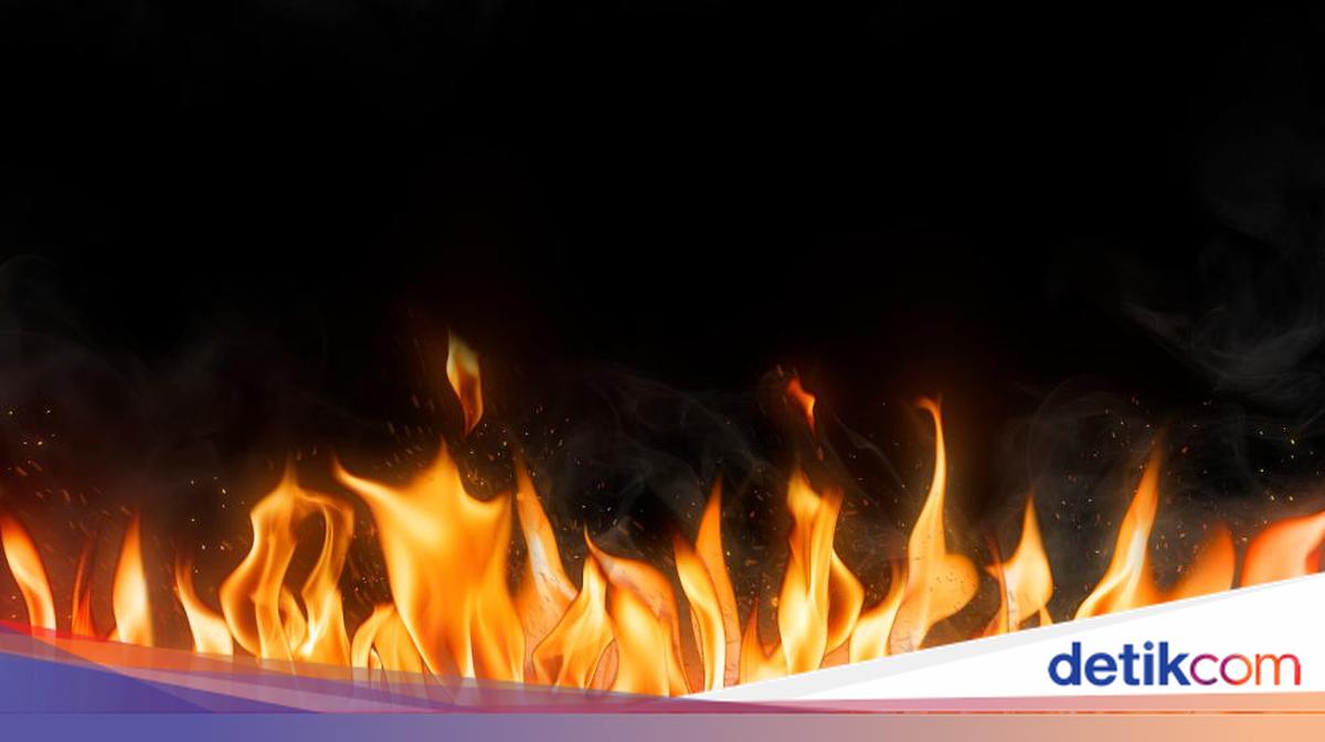 Toko Cuci Gudang di Ciamis Ludes Terbakar, Pemilik Rugi Rp 1,5 Miliar, 6 Armada Damkar Dikerahkan