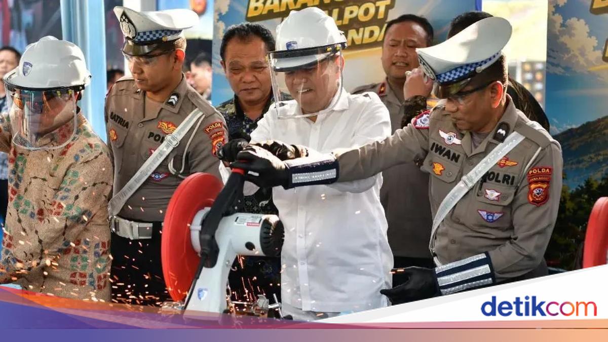 Gubernur Jabar Dedi Mulyadi dan Kapolda Musnahkan Ribuan Barang Bukti