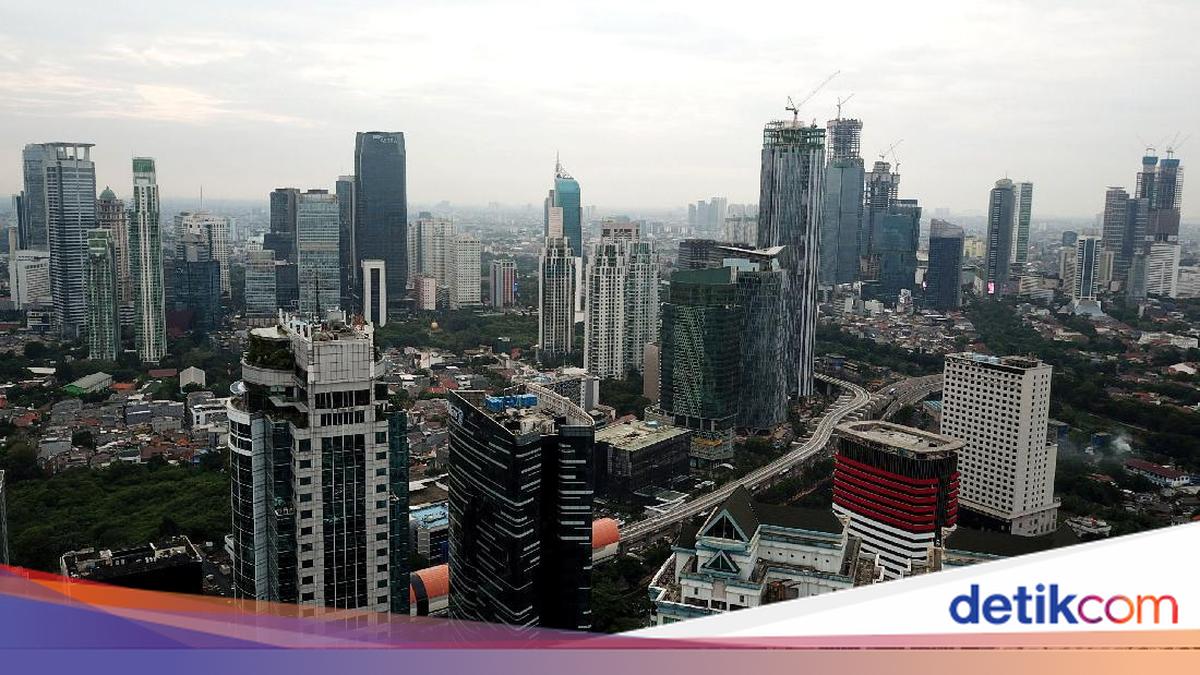 Gaya Kepemimpinan Ekonomi ala Jokowi Dinilai Lebih Cocok sebagai Panglima, Bukan Konduktor