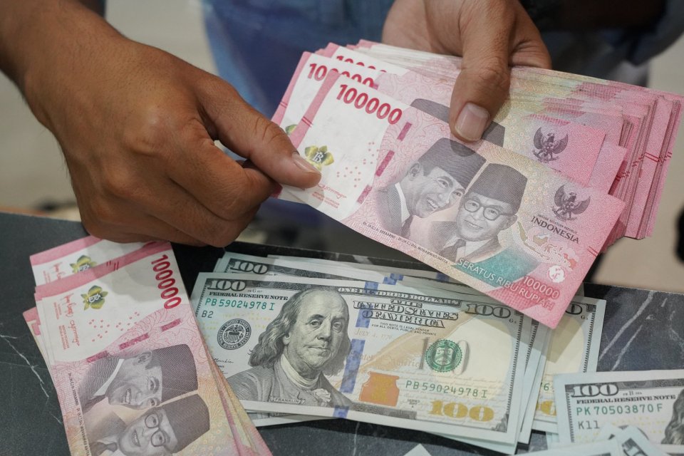 Rupiah Dibuka Menguat ke Rp 17.813 per Dolar AS, Data Tenaga Kerja AS dan Aksi Asing Jadi Penopang