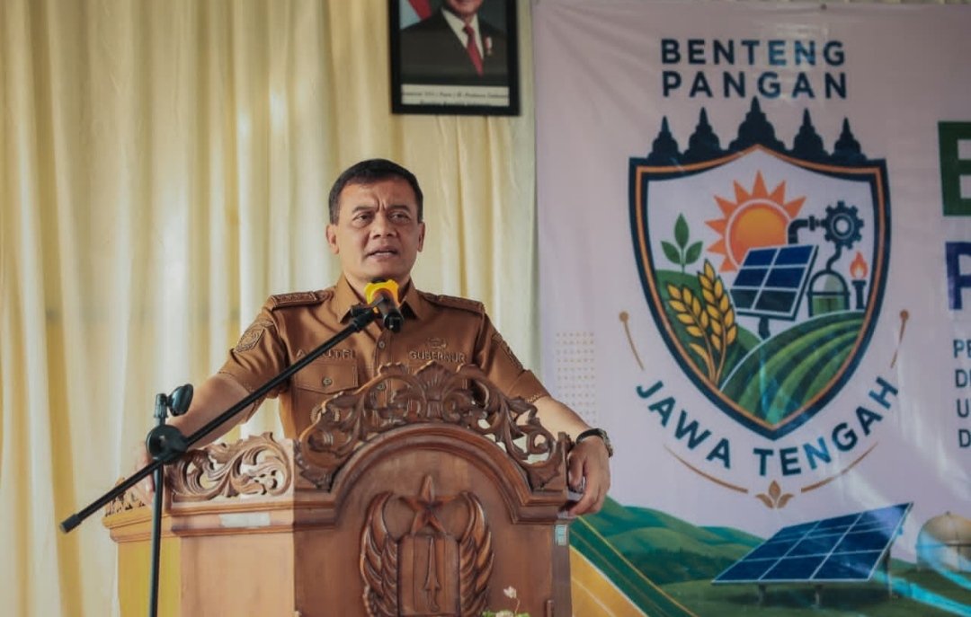Gubernur Jawa Tengah Tinjau Pompa Tenaga Surya untuk Petani