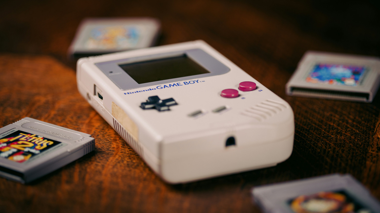 Baterai Konsol Genggam Lawas Cepat Habis? Ini Trik Ganti Baterai Isi Ulang untuk Game Boy hingga Sega Game Gear