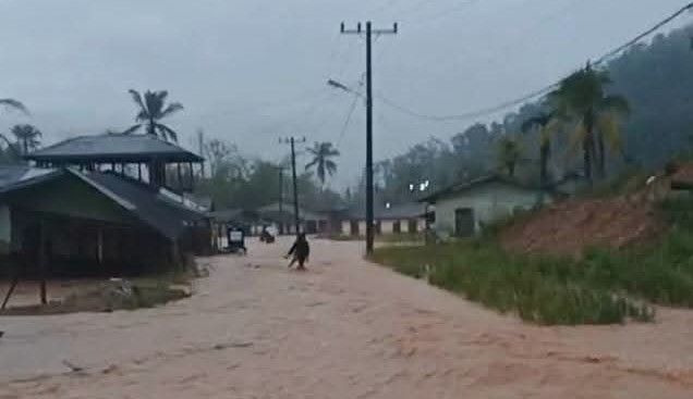BMKG: Hujan Sedang hingga Lebat Guyur 33 Wilayah Sumut Sepekan ke Depan, Warga Tapteng Diminta Waspada Banjir