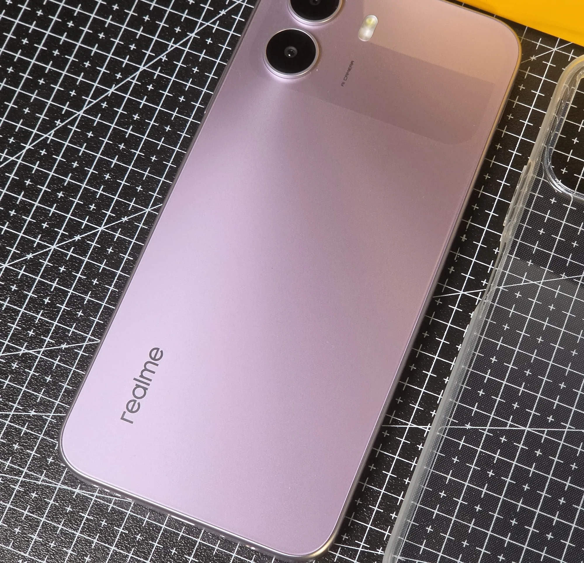 Review realme P4 Lite: Baterai 7000mAh di Bodi Tipis, Tapi Performa Masih Jadi PR