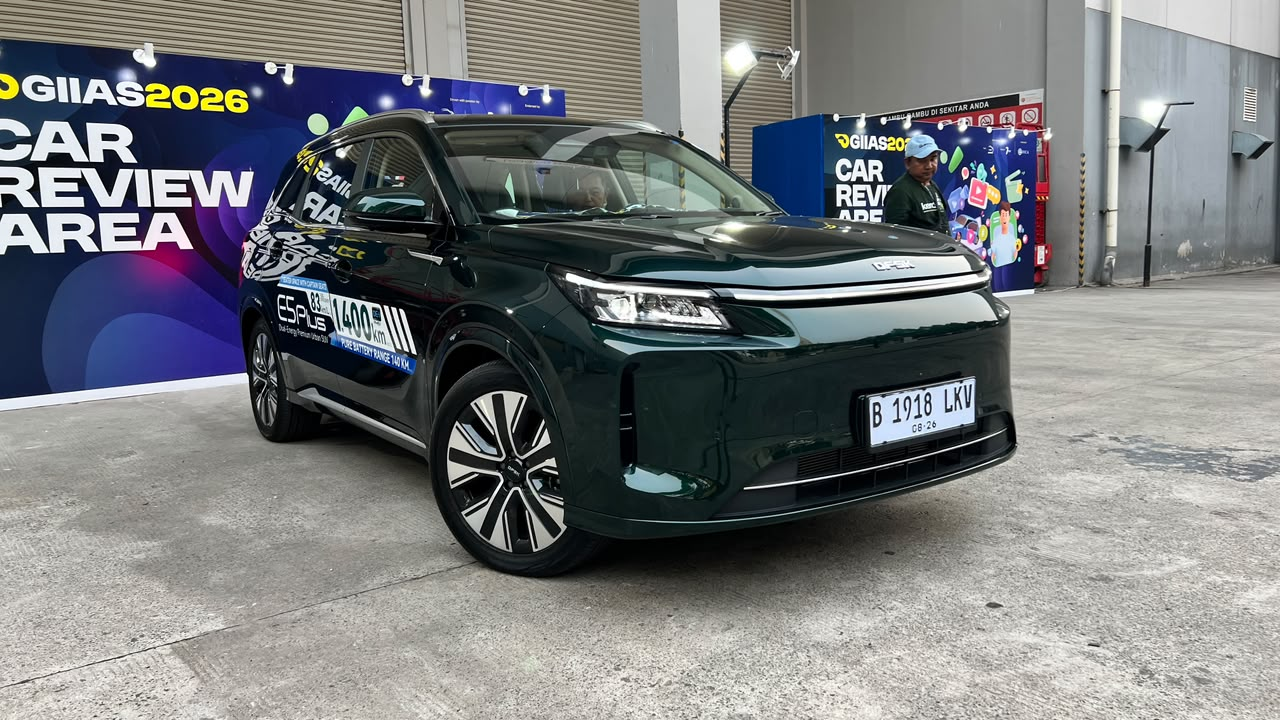 Hands-on DFSK E5 Plus di GIIAS 2026: SUV PHEV Rp 499 Juta yang Utamakan Kenyamanan, Bukan Performa