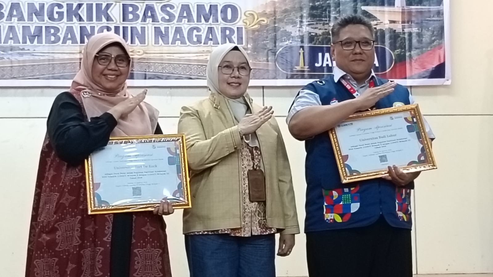 LLDikti X dan III Tutup KKN Tematik 2026 di Agam, Afdalisma Dorong Program Lanjutan Pascabencana