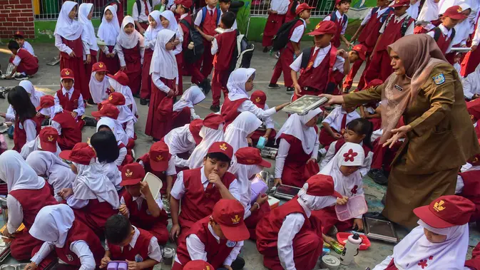 Komisi XI Minta Mitra SPPG Patuhi Standar Baru, Tegaskan MBG Tidak Dihentikan