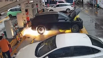 Zeekr 7X Terbakar di SPKLU China: Bukan Karena Charging, Tapi Riwayat Tabrakan